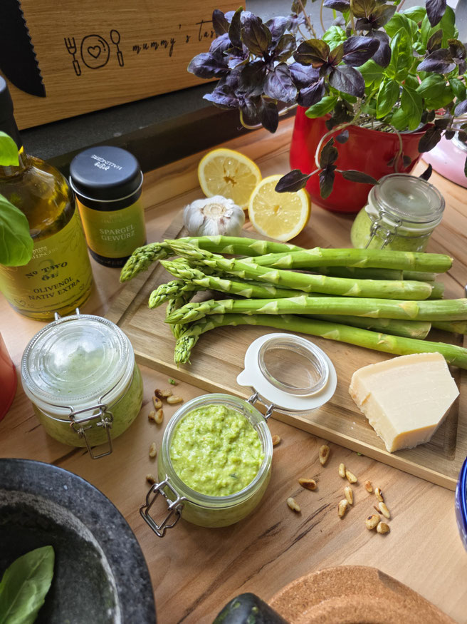 Grünes Spargelpesto 