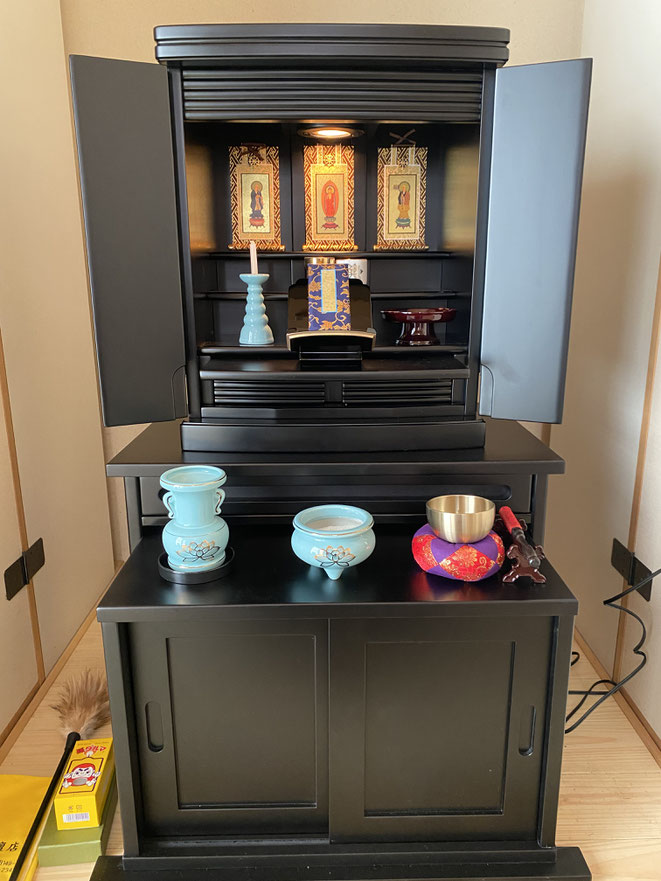 仏壇配達　上置仏壇にピッタリの台を合わせてみました！