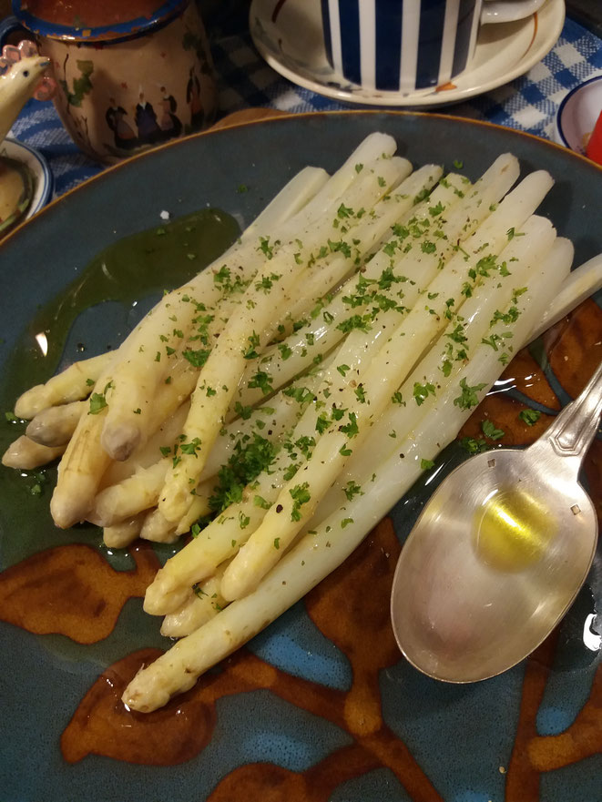 Recette d'Asperges blanches ultra facile à faire - Gourmandises TV