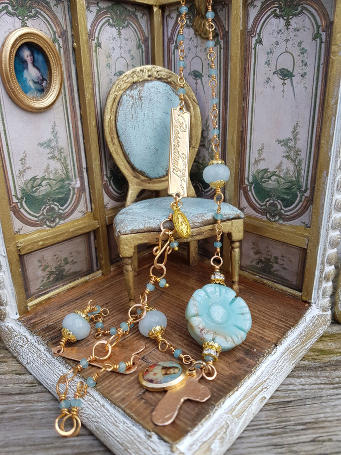 Rosendraht Rosendraht.de webshop Schmuck online Manufaktur handgemacht Schmuckdesign Design Designerschmuck Unikate Goldschmuck Edelsteinschmuck Armband Halskette Kette Marienmedaille Maria Jesus Charm Anhänger Herz Kreuz Jade Amethyst lila magenta 2in1