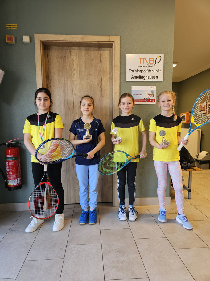von links:  Alexia Singh 4. Platz, Ksenia Artyukh 1. Platz, Emma Plötzke 3. Platz, Carla Bahlburg 2. Platz (Alle MTV)