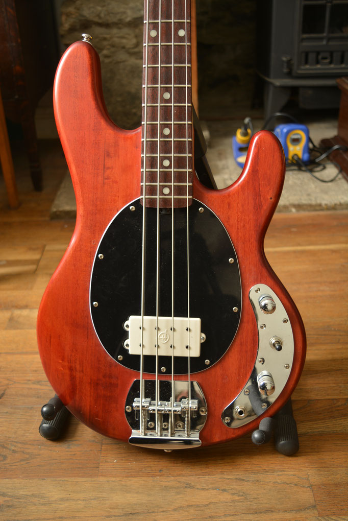 Indonesian built Musicman SUB Bass with split8 coil & Lusithand N.F.P preamp fitted without any extra routing 