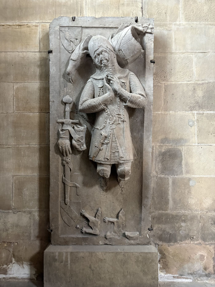 Gisant d'un chevalier (Werner Falke von Munsweiler ?), vers 1350 église Notre-Dame de Rouffach