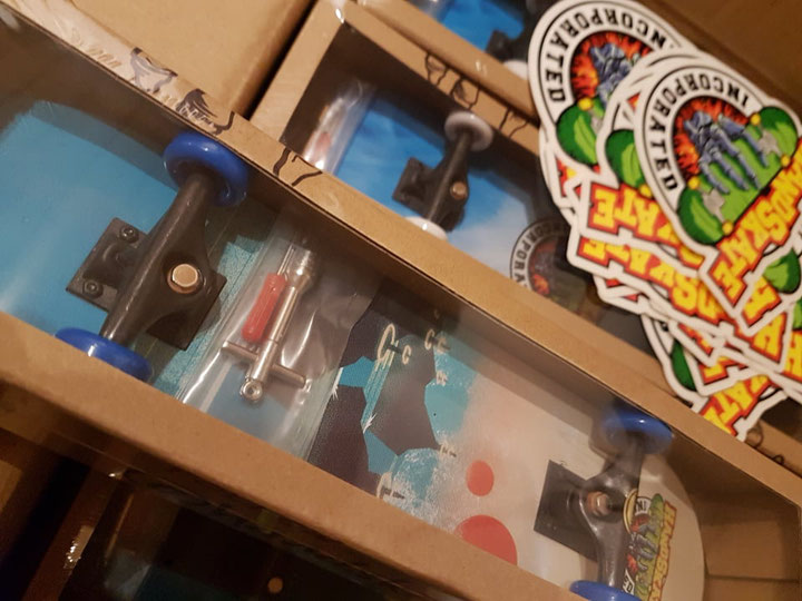 VMS Distribution Europe - Handskate Handboards back in stock! Handskate Handboards jetzt wieder erhältlich! VMS Distribution Deutschland, Österreich, Schweiz, Belgien, Finnland, ...