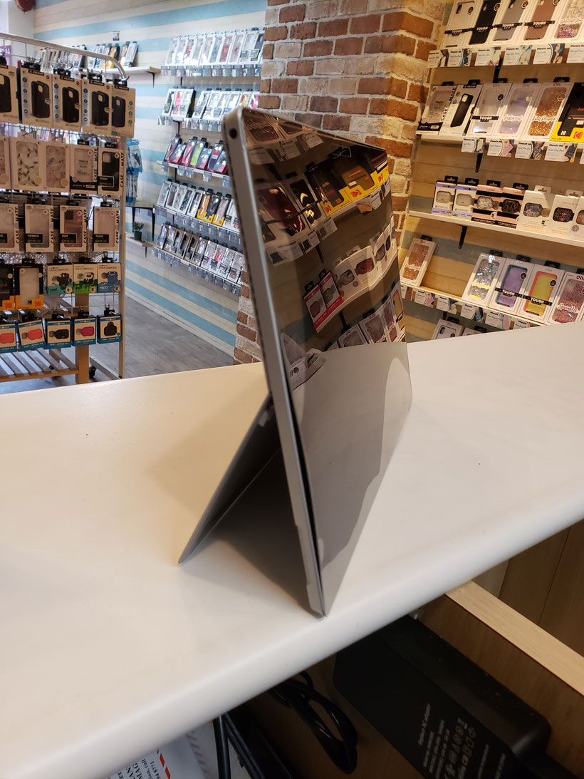 surface pro6バッテリー膨張でディスプレイが浮き