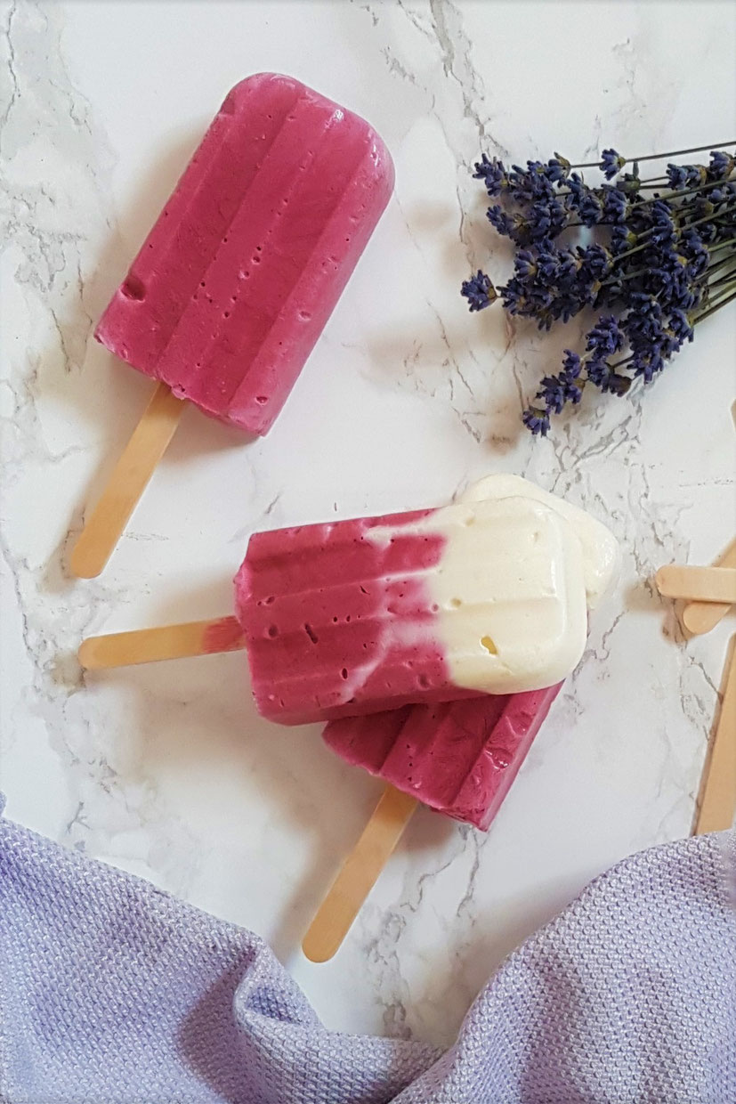 Zitronen-Beeren-Eis, ein Eis für den Sommer.