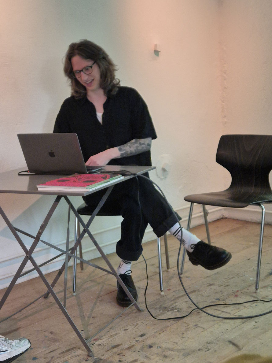 Wolfgang Wiler mit NACHBARSCHAFT © Kunstwirtschaftler