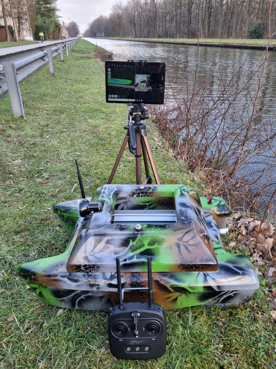 Voerboot - Voerboten - Baitboats - Baitboat- Pulse Bleu - Pulse Red - pulse Black - XR310 Toslon XR500 - autopilot - Carppilot pro - onderwatercamera - Toslon TF520 - visvinder - Fishfinders - visvinders - ToslonTF740 - karpervisser - Raymarine pro5 