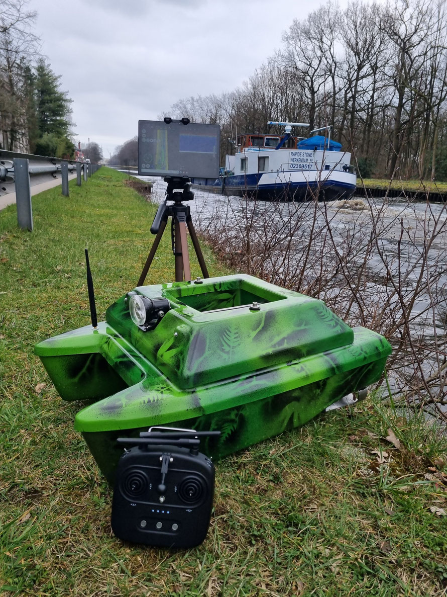 Huur Voerboot Voerboten Baitbaots Baitbaot Pulse Bleu Pulse Red pulse Black XR310 Toslon XR500 autopilot Carppilot pro onderwatercamera Toslon TF520 visvinder Fishfinders visvinders ToslonTF740 karpervisser Raymarine pro5 3DCarps karper huren voerboot