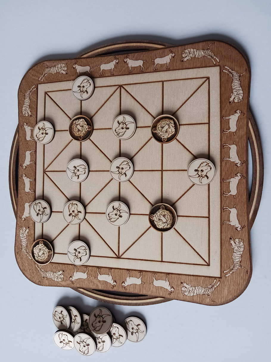 bagh chal jeu des tigres et de chèvres bois ancien
