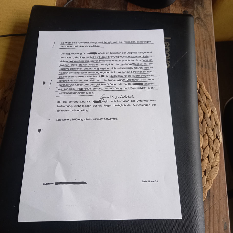 Beweis 20 Zusammenfassung des umfangreichsten Gutachtens und des höchst qualifizierten Gutachters, der eine Arbeitsfähigkeit unter 3 Stunden nachweist. Diente für die Erhöhung des GdB und für die Arbeitsagentur, beide erkannten es als Vollbeweis an !