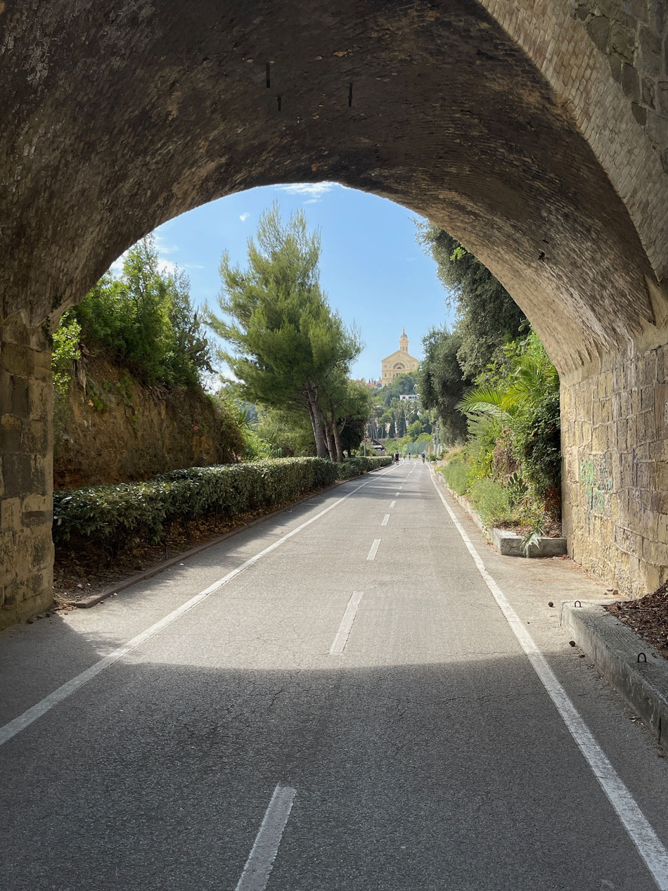 Wer am Mittelmeer ankommt, weiss: Die Déesse bestraft nicht nur. Sie belohnt königlich.