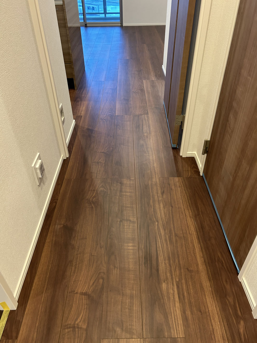 守口市　新築マンション  UVフロアコーティング
