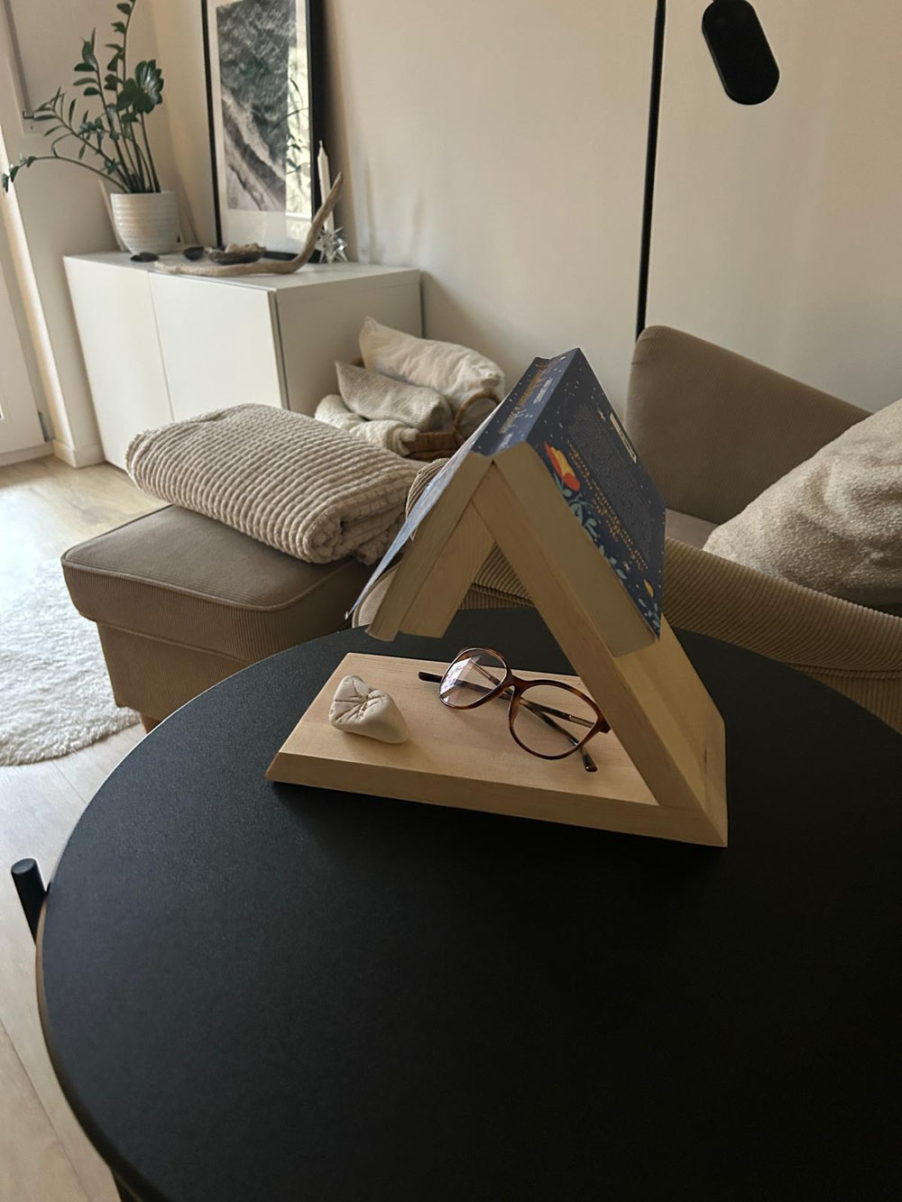 Bücherständer aus Zirbenholz 