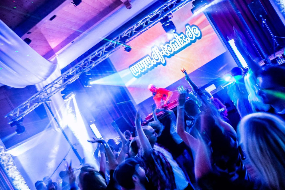 Lichtanlage und DJ Ton Anlage für Abschlussball und Abiball