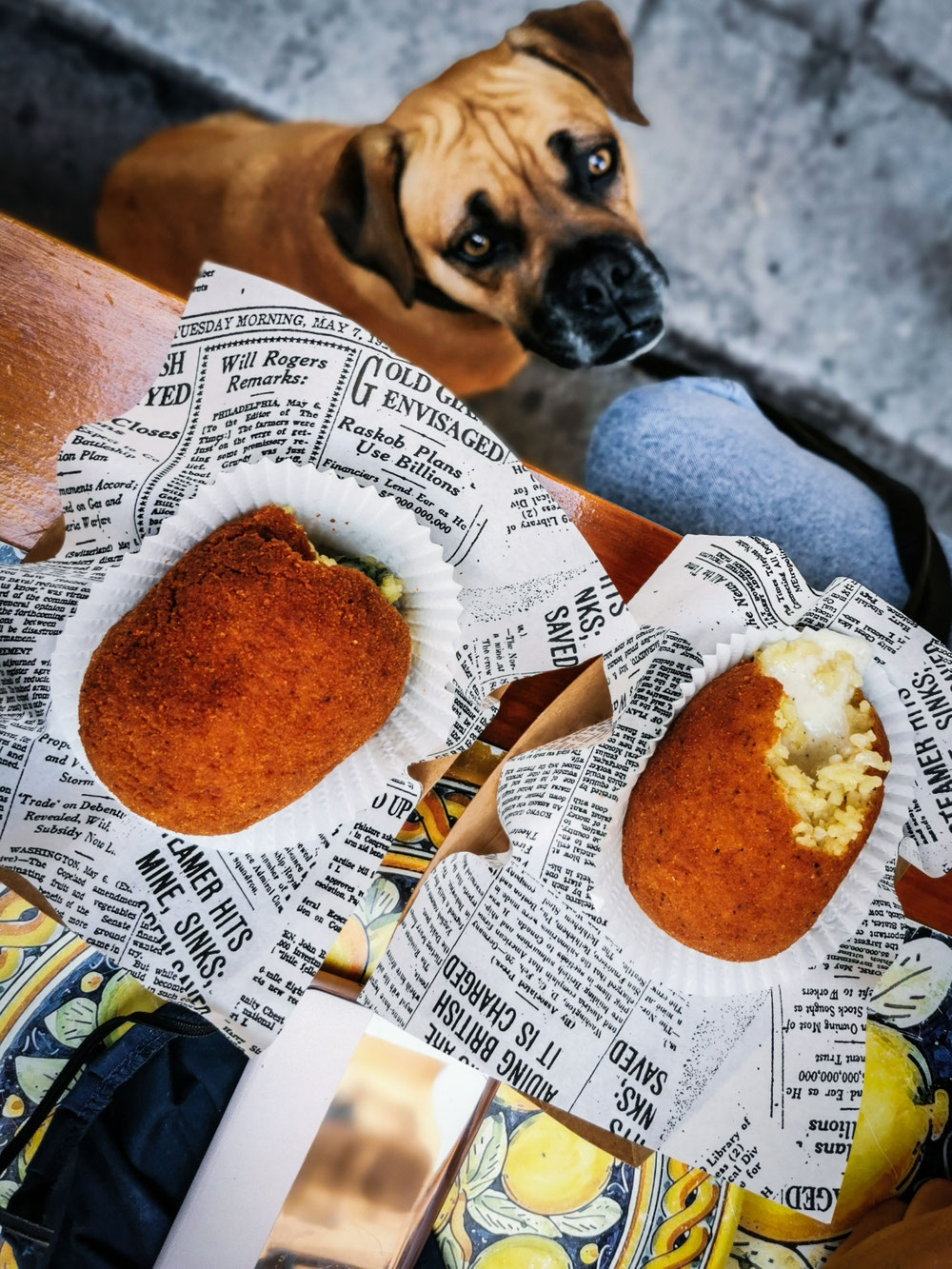 ...frittierter Risottoreis mit verschiedenen Füllungen. ☺️ Wer auf die Idee kam Risotto zu frittieren, sollte einen Michelinstern bekommen. Definitiv. Oder zumindest einen Orden. Irgendeinen. 