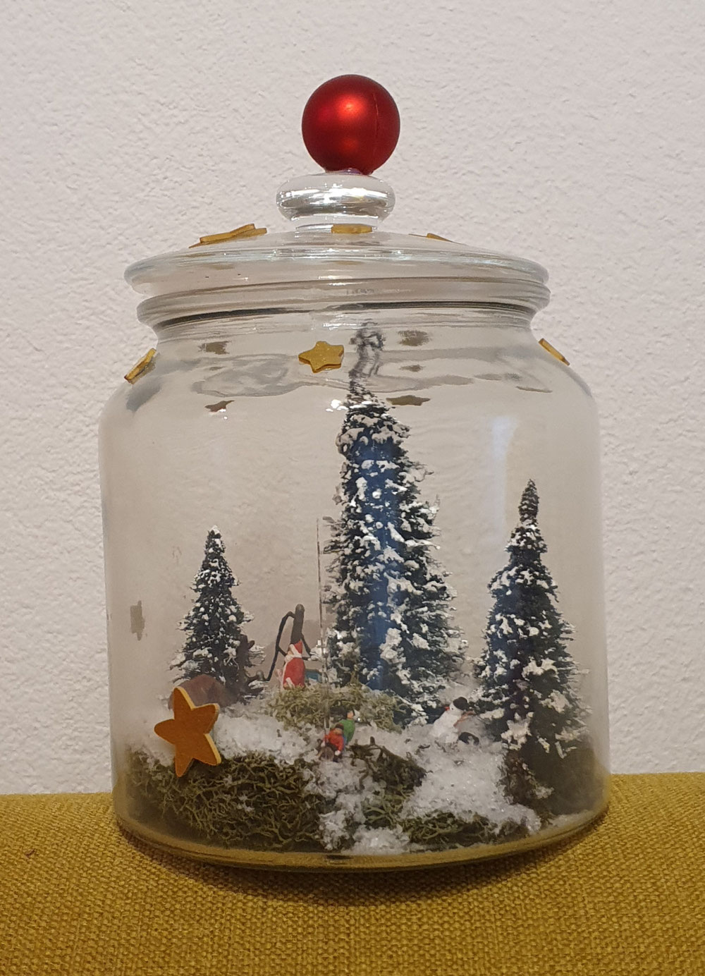 Winterwald. Miniaturobjekt in Glasdose