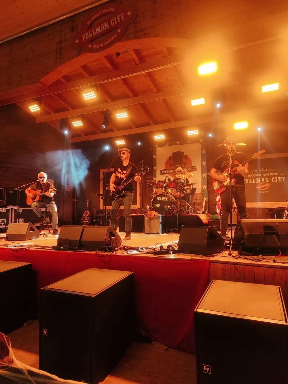 At the Pullman-Barn live on stage