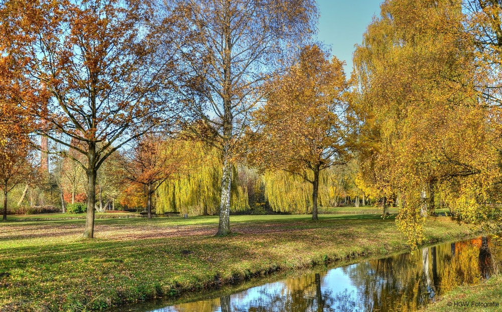 Die Niers am früheren Standort der Beller Mühle in Mönchengladbach 