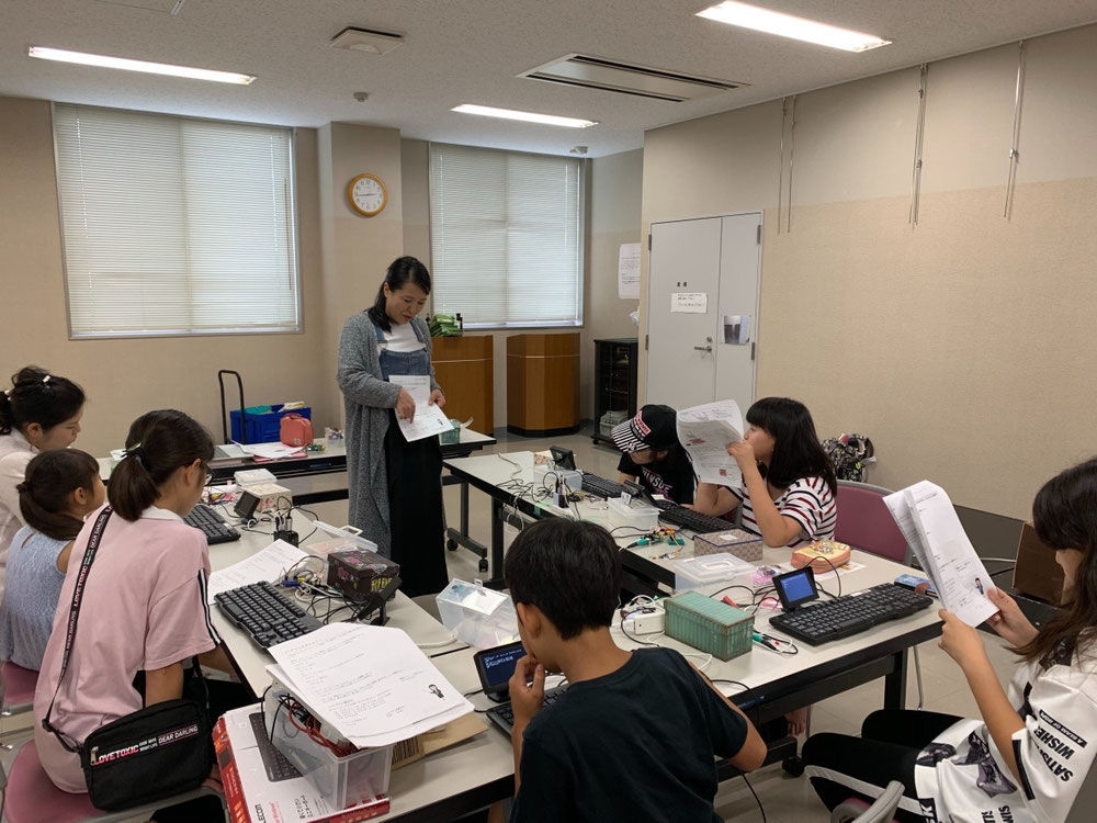 電子工作小町たち