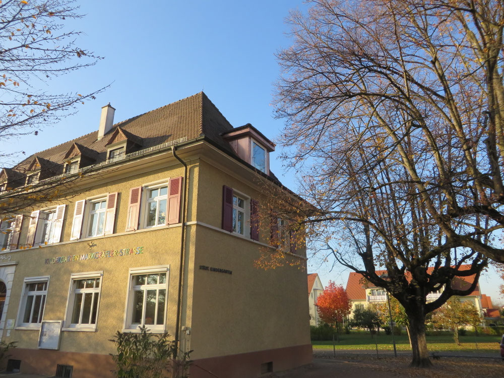 Herstellen einer Walmdachgaube am Kindergarten in Haltingen - Zimmerei