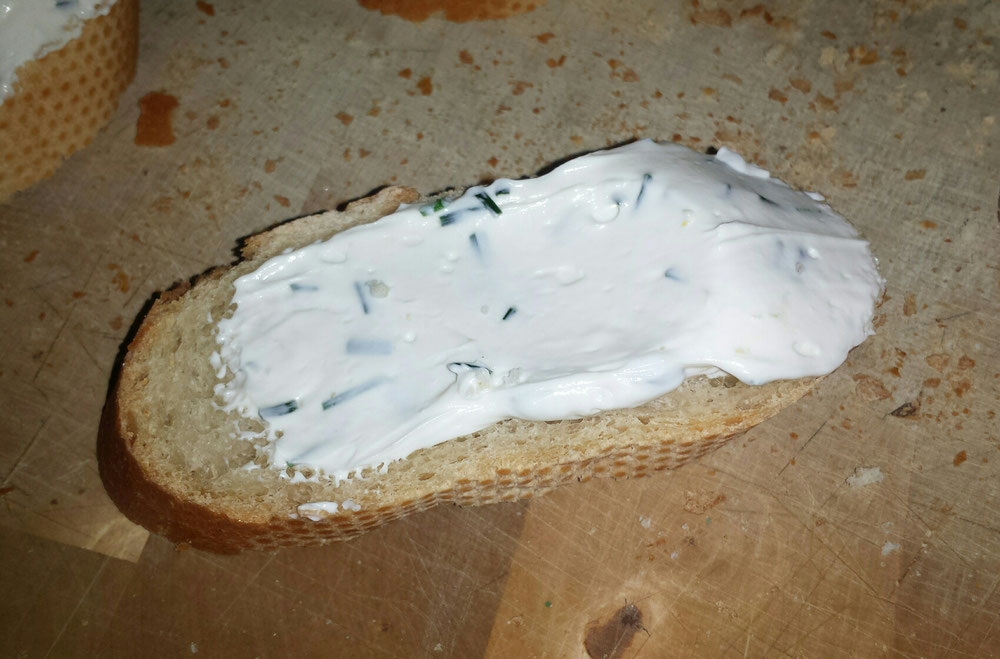 Pan con crema de queso 