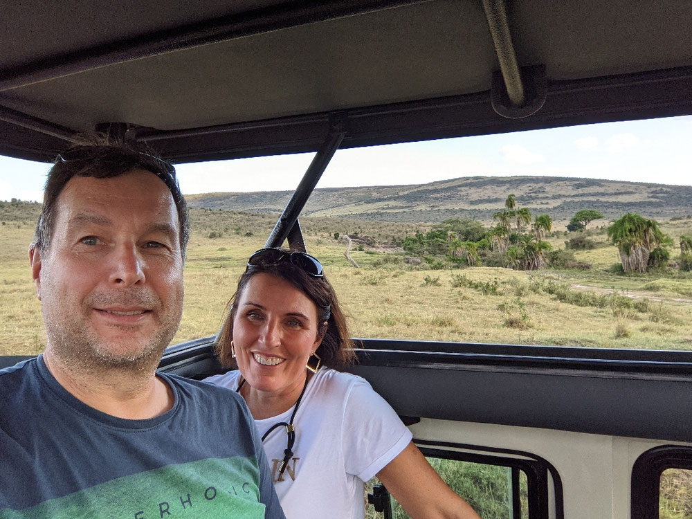 Fast vergessen, Selfie des Tages mit Elefanten im Hintergrund