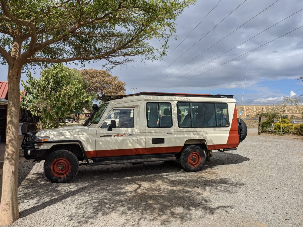 Unser Fahrzeug, ausgelegt für 6 Gäste, wir sind zu viert!