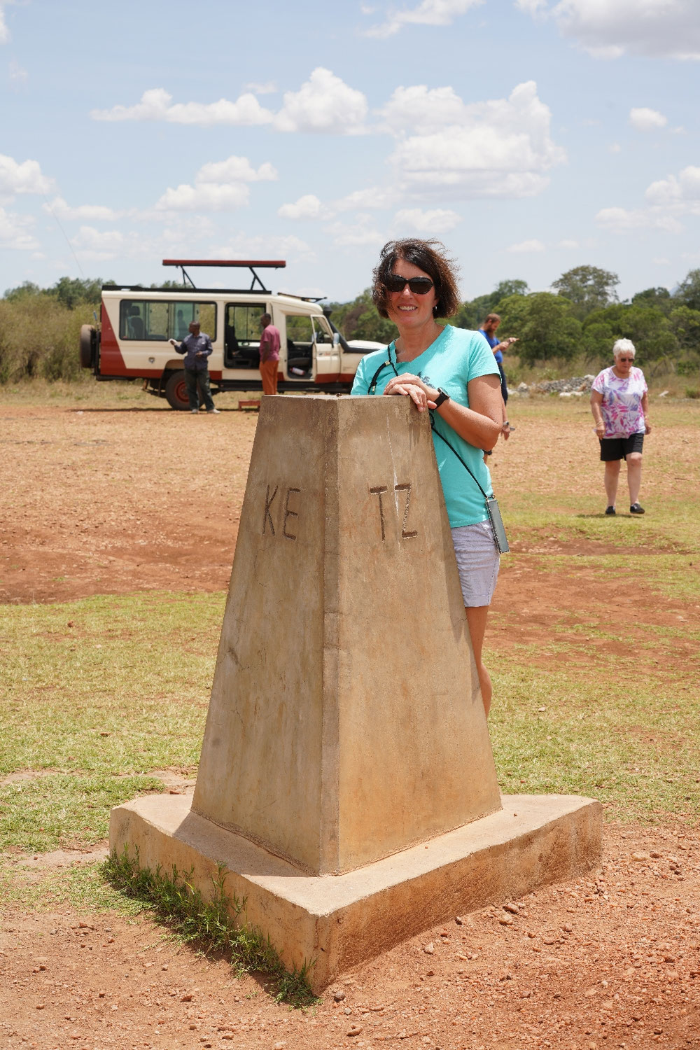 Links Masai Mara, rechts Serengeti