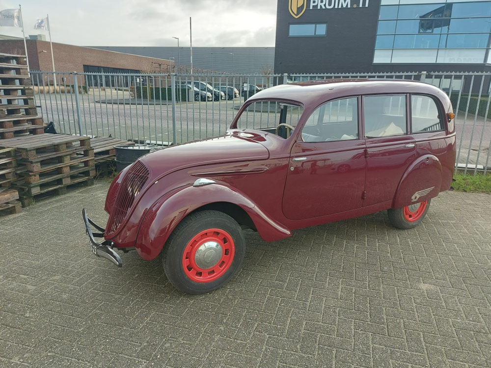Peugeot U 202 Limousine Familial (1939)