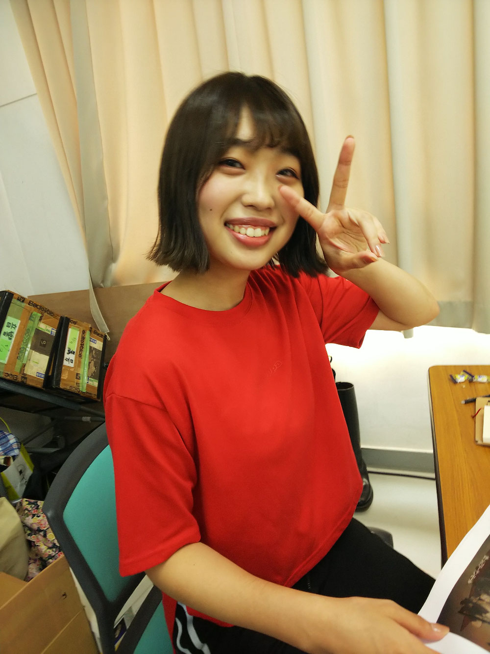 「パンフ、頑張って作ったので買ってください!」