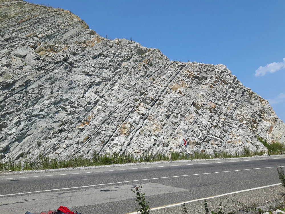 the times, they are a changing.  Solche Schichten entstehen am Meeresgrund. 