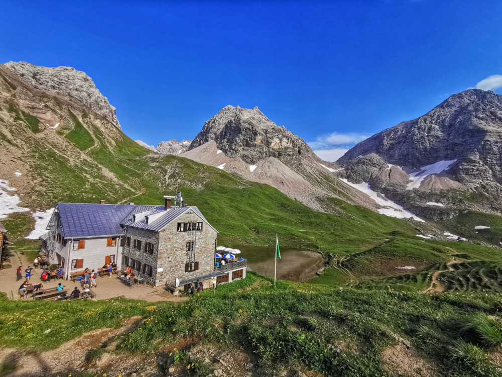 Ziel erreicht: Rappenseehütte auf 2.070m