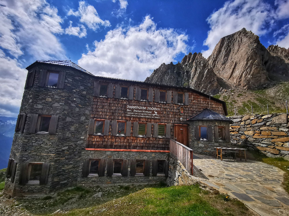 Die Sajathütte, das Schloss in den Bergen