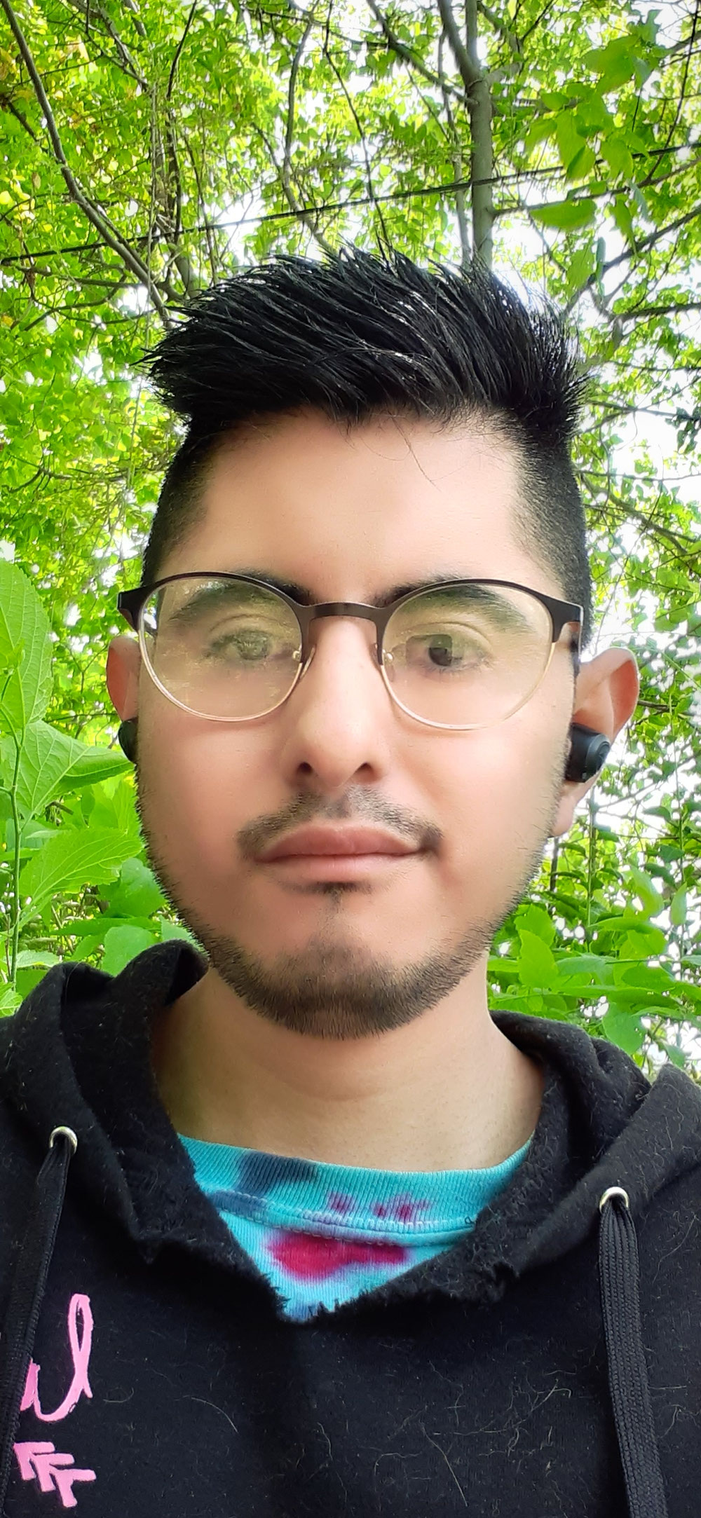 Host: Julio Cesar Cruz García