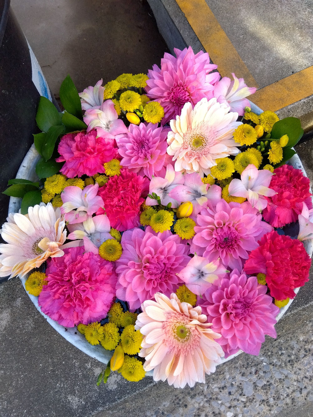 昨年春の花手水