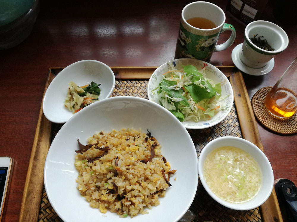 ある日の日替わりランチは舞茸炒飯。