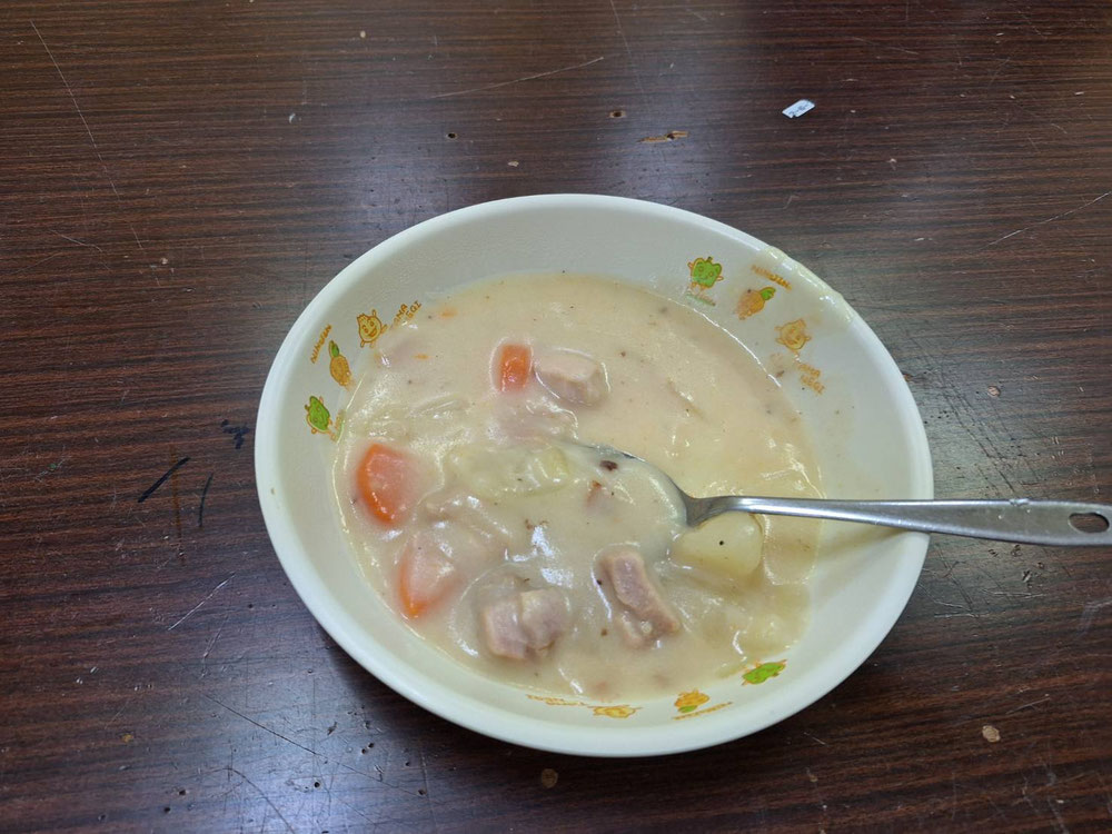 途中でシチューも食べました😋