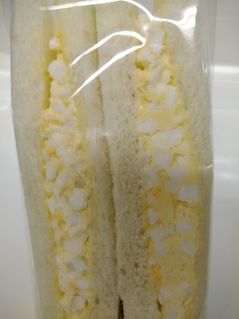 たまごサンド204円+税