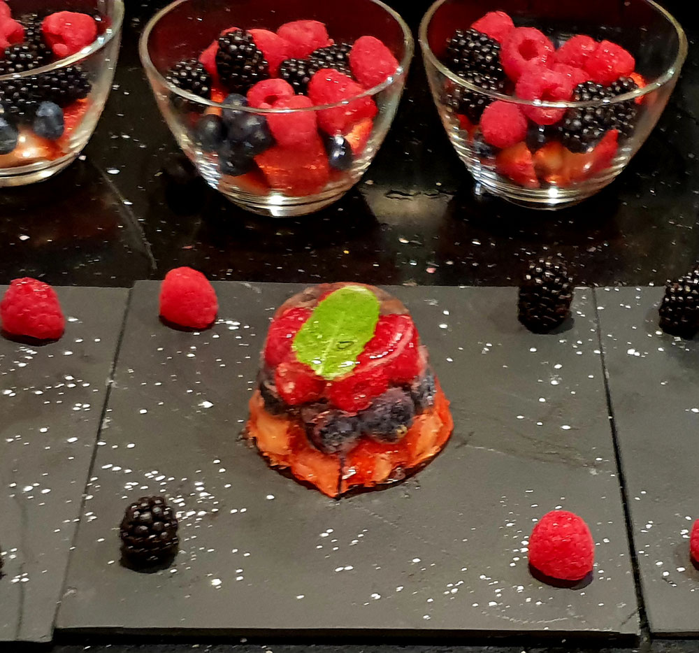 Berries in a champagne jelly