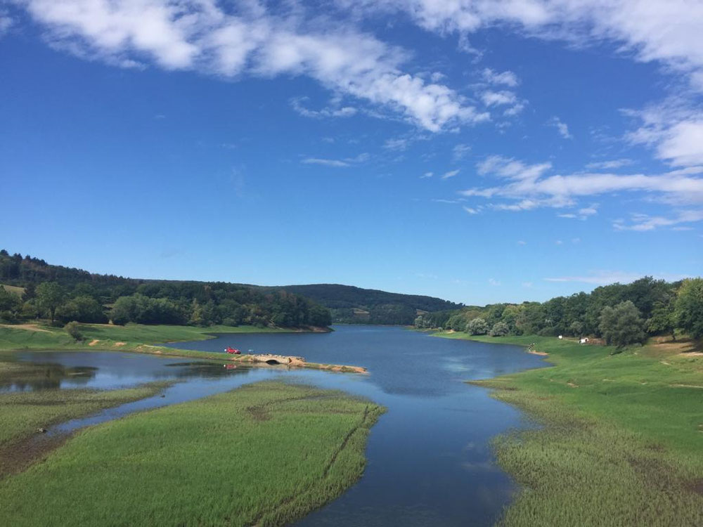 Lac de Pannecière - Morvan - France