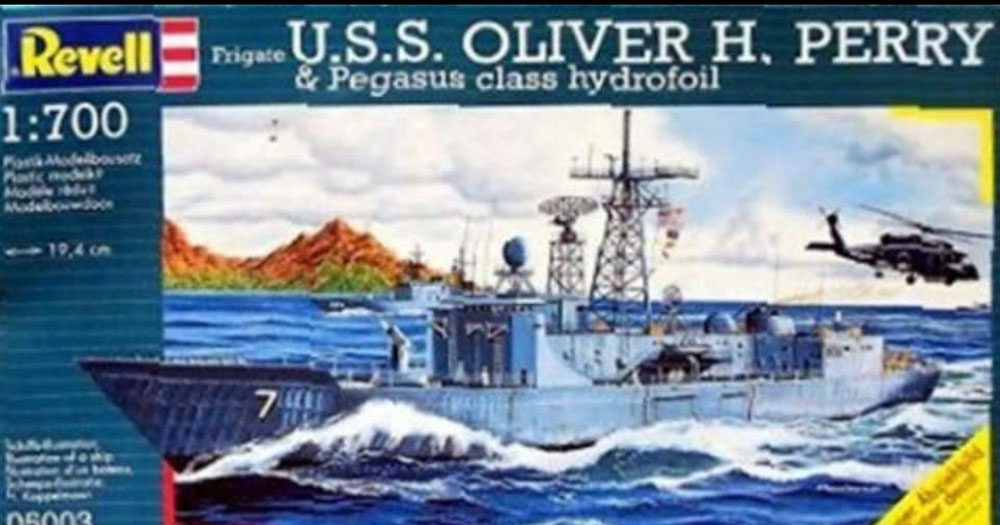 05003 USS Oliver H.Perry & USS Pegagus - Schaal 1:700 (mtr 1997)