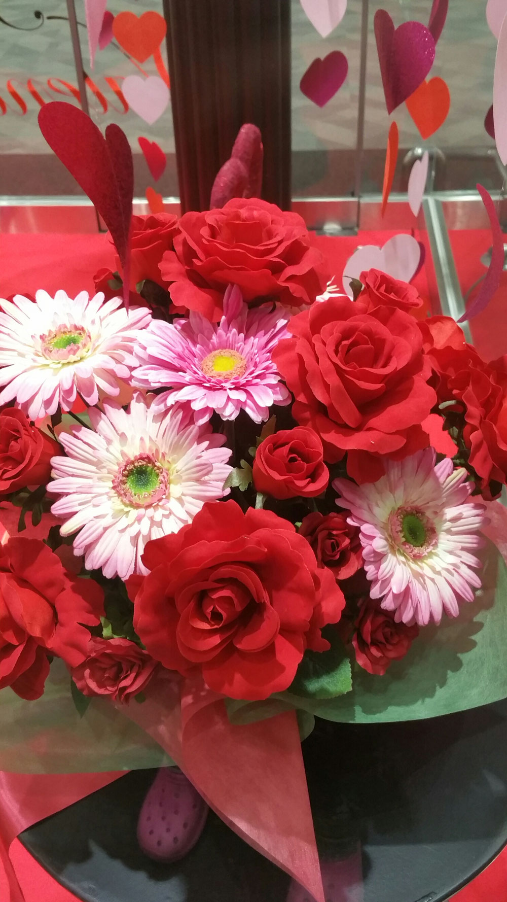 薔薇とガーベラ