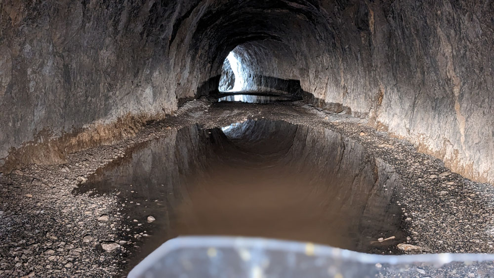 Tunnel im Dark Canyon