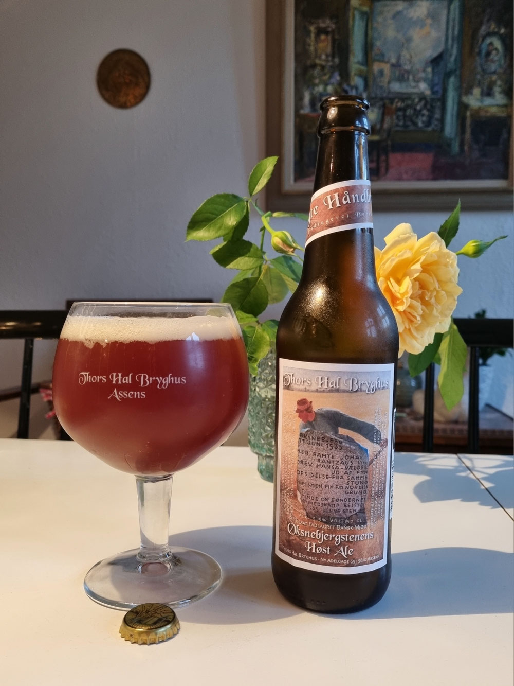 Øksenbjergstenens Høst Ale - 5,9% - med fadlageret dansk mjød. Ale brygget med alle fire kornsorter. Lækker cremet Ale til sensommeren - overgæret - øl nr. 7. Sæson øl august / september 