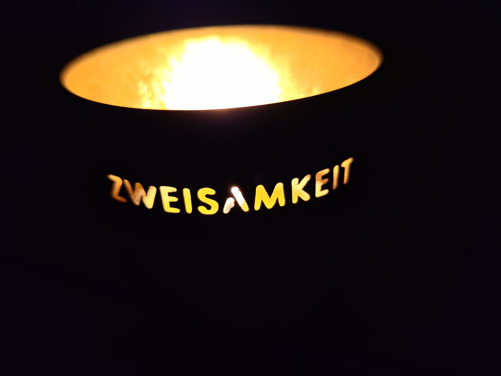 Eine güldene Kerzenschale. How nice. 🧡