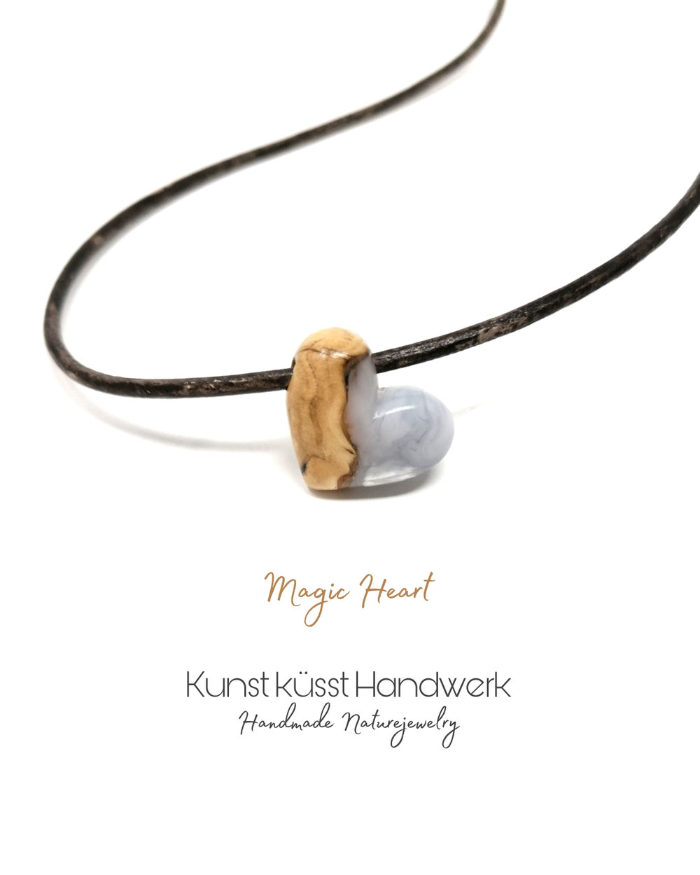 Lederkette mit Herz aus Magic Resin & Goldfield Maserholz! 