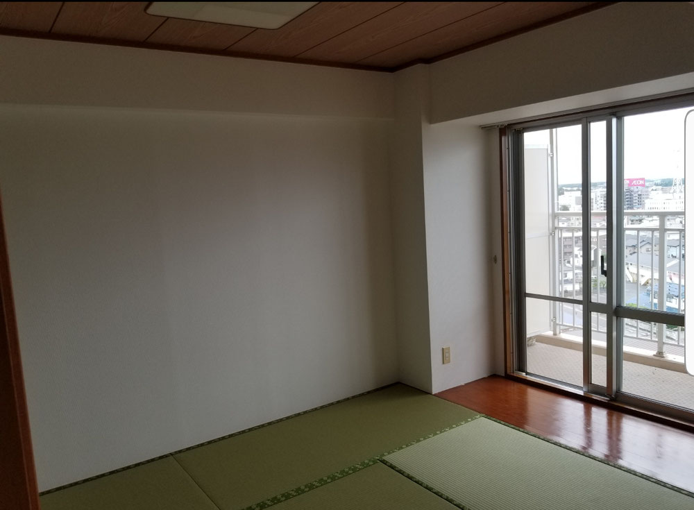 ﾏﾝｼｮﾝ ｸﾛｽ張替え