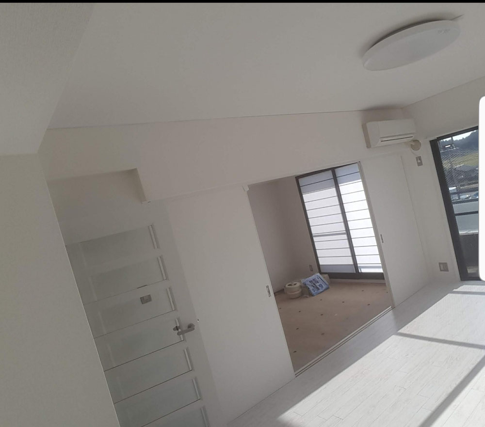 ﾏﾝｼｮﾝ ｸﾛｽ張替え