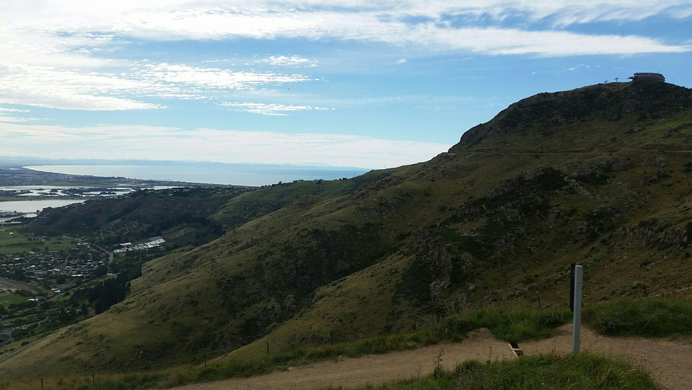 Blick auf Gondola-Bergstation und Christchurch 